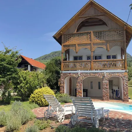 Case de vacanță Alpha